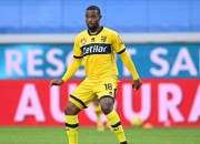 包含帕尔马后卫展现坚毅防守，球队保持不败的词条