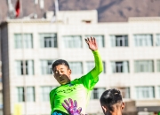 联赛冠军之争激烈进行，球队士气高昂